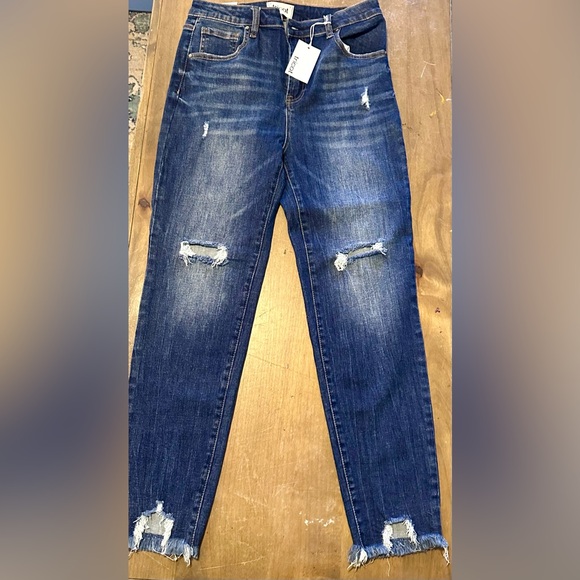 Mid Rise Distressed Ankle Crop Jeans - Picture 2 of 14